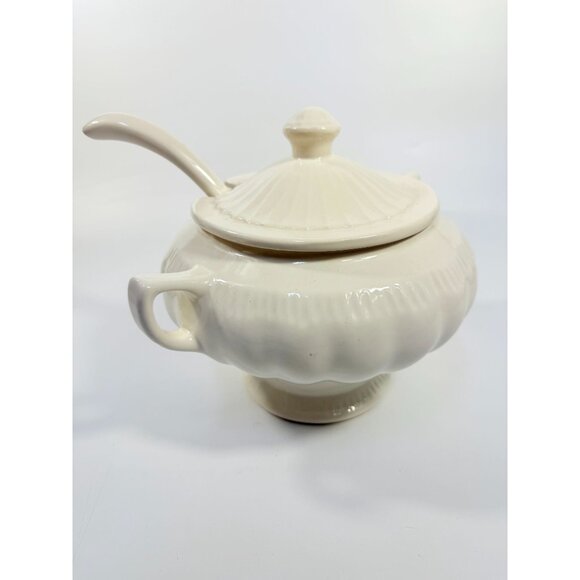 Ironstone Soup Tureen with Landle California US Pottery Vintage White Ceramic Mi - Picture 5 of 16